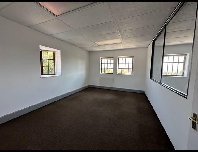 90M² OFFICE TO LET IN PARKMORE